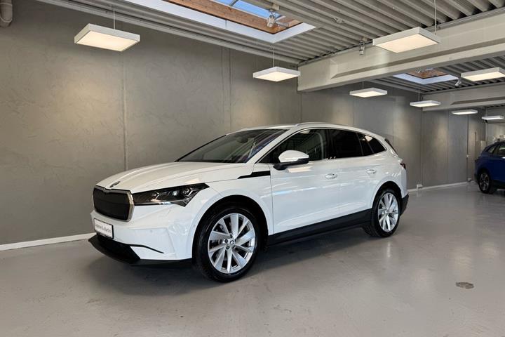 Hvid Skoda Enyaq fra 2022