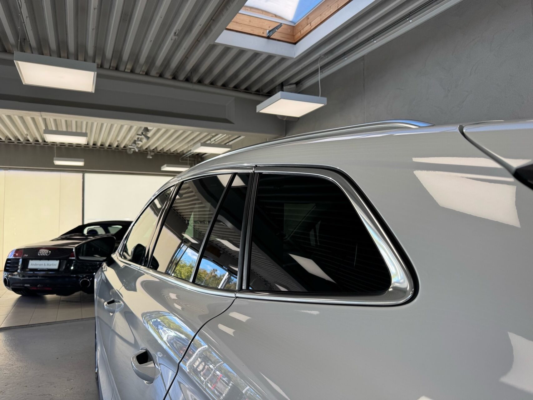 Hvid Skoda Enyaq fra 2022