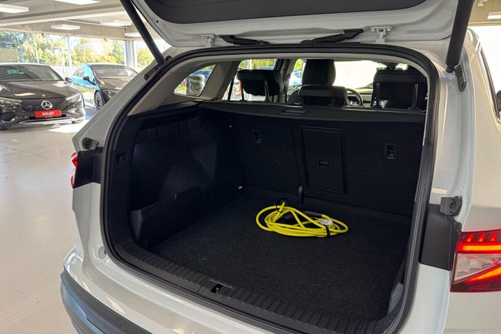 Hvid Skoda Enyaq fra 2022