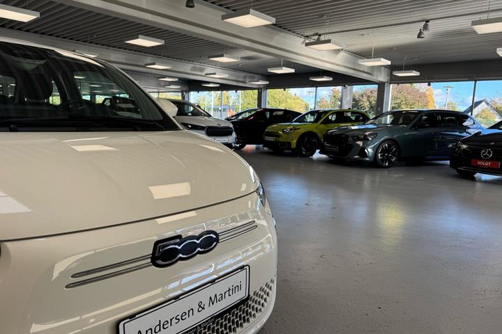Hvid Fiat 500e fra 2023