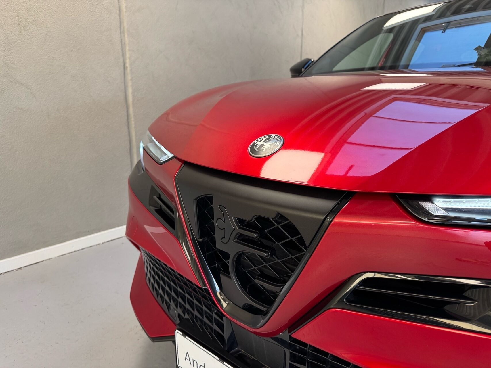 Rød Alfa Romeo Junior fra 2024