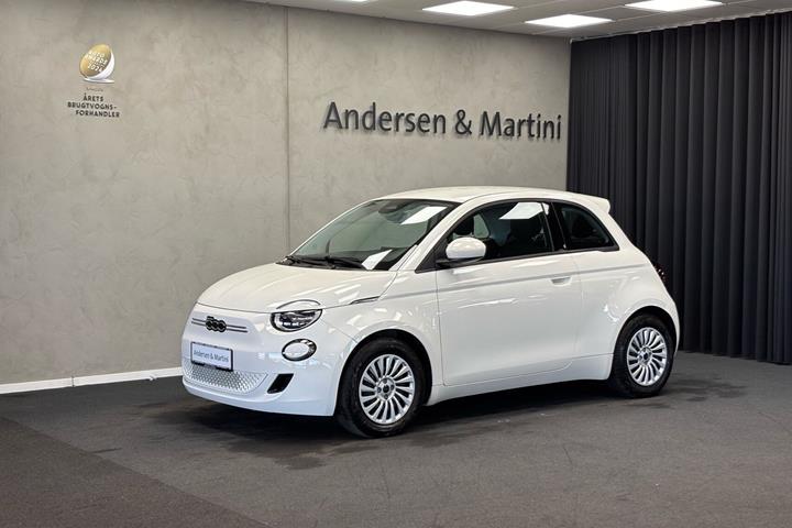 Hvid Fiat 500e fra 2023