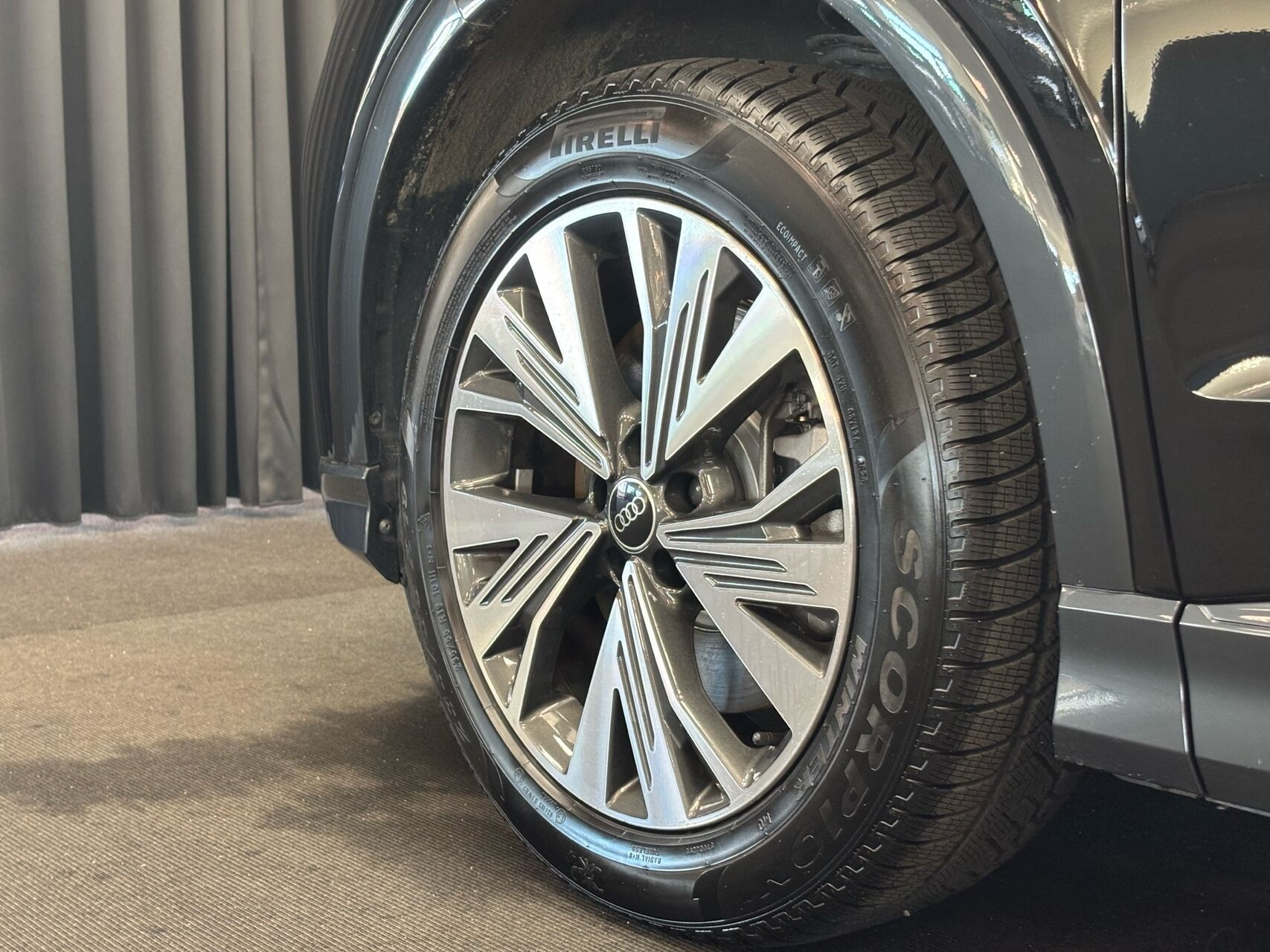 Sort Audi Q4 fra 2023