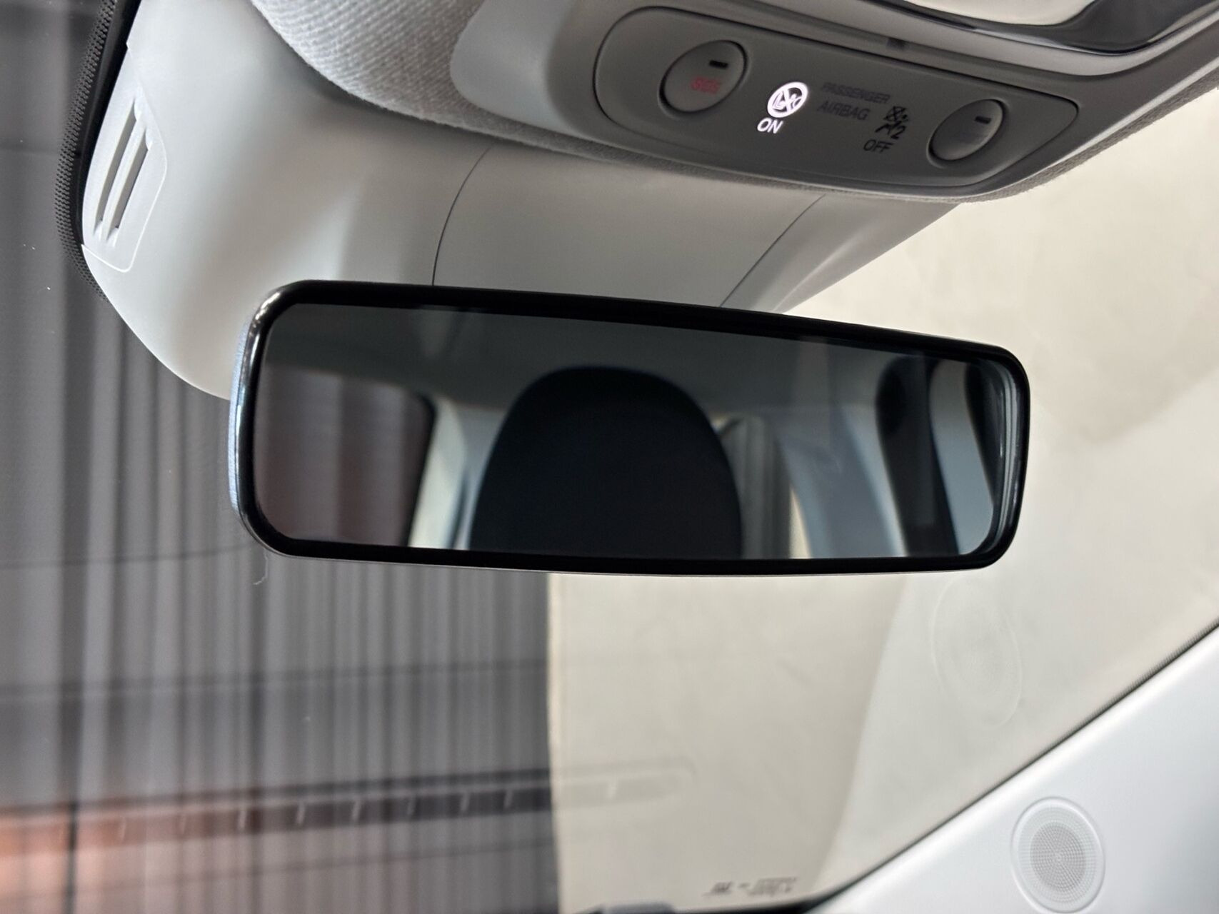 Hvid Fiat 500e fra 2023