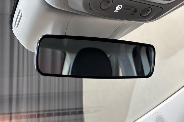 Hvid Fiat 500e fra 2023
