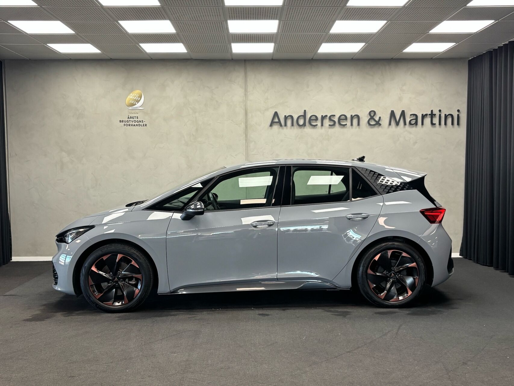 Grå Cupra Born fra 2023