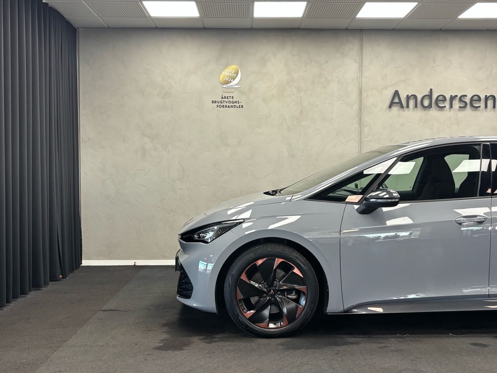 Grå Cupra Born fra 2023