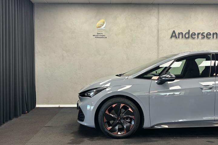 Grå Cupra Born fra 2023