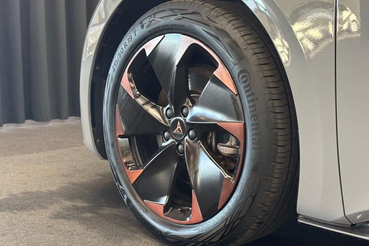 Grå Cupra Born fra 2023