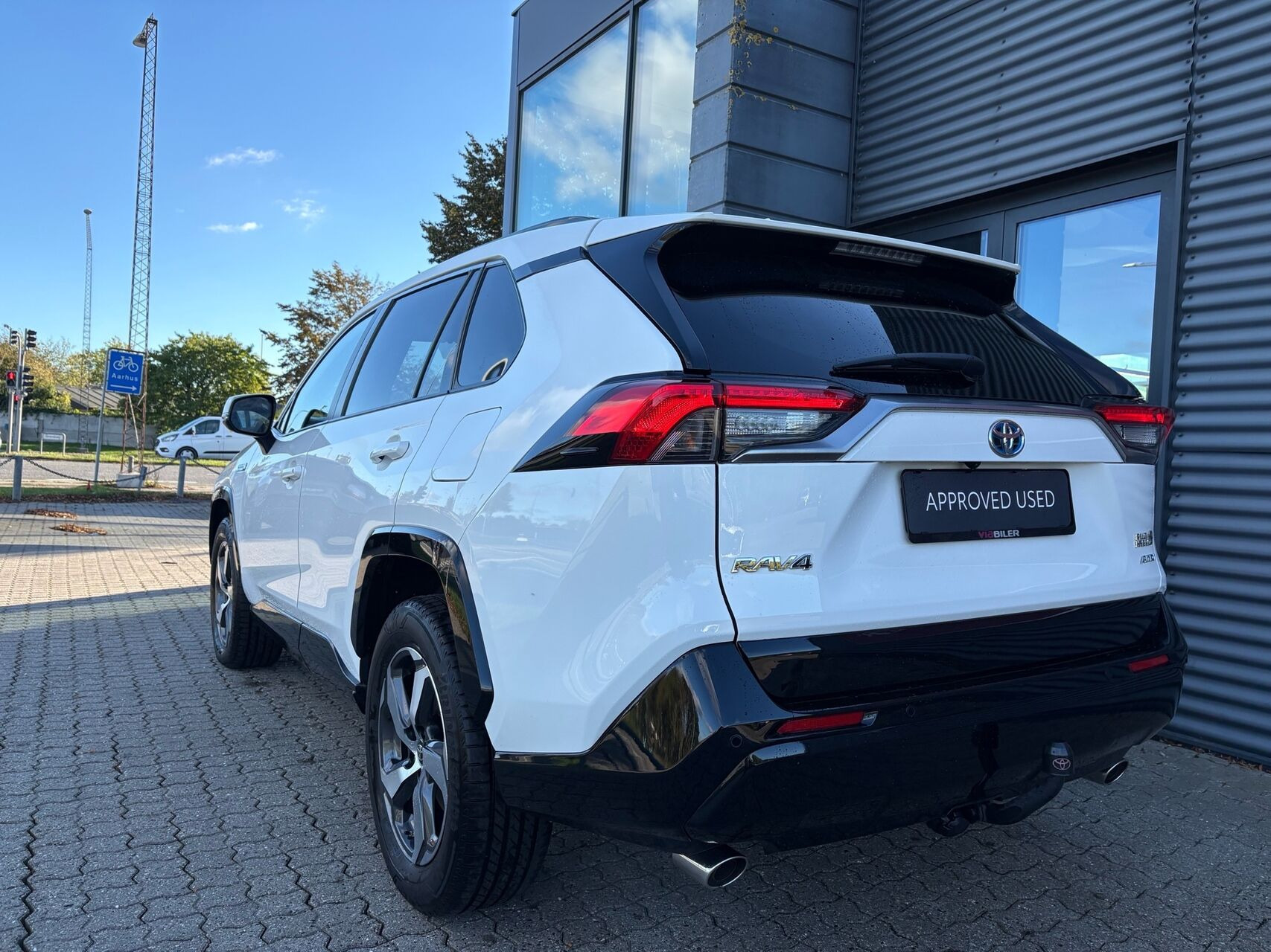 Hvid Toyota RAV4 Plug-in fra 2021