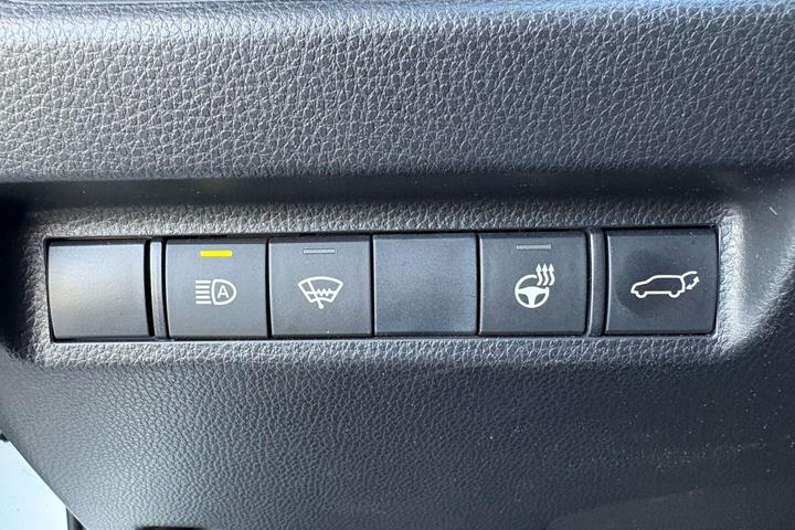 Hvid Toyota RAV4 Plug-in fra 2021