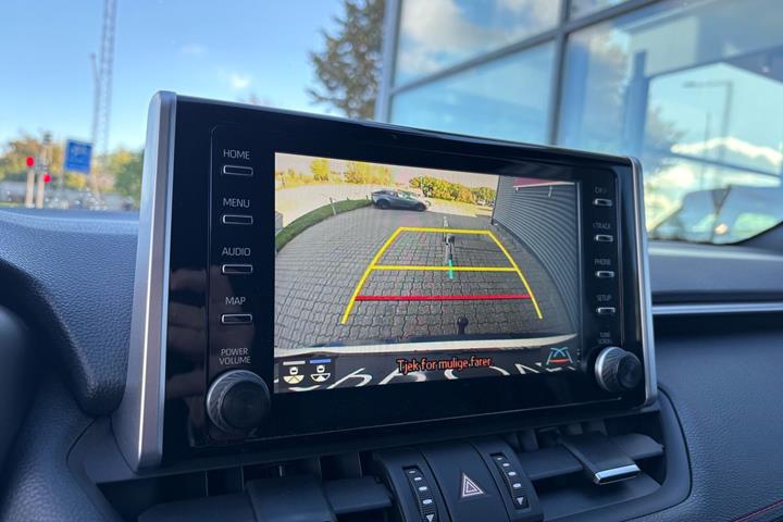 Hvid Toyota RAV4 Plug-in fra 2021