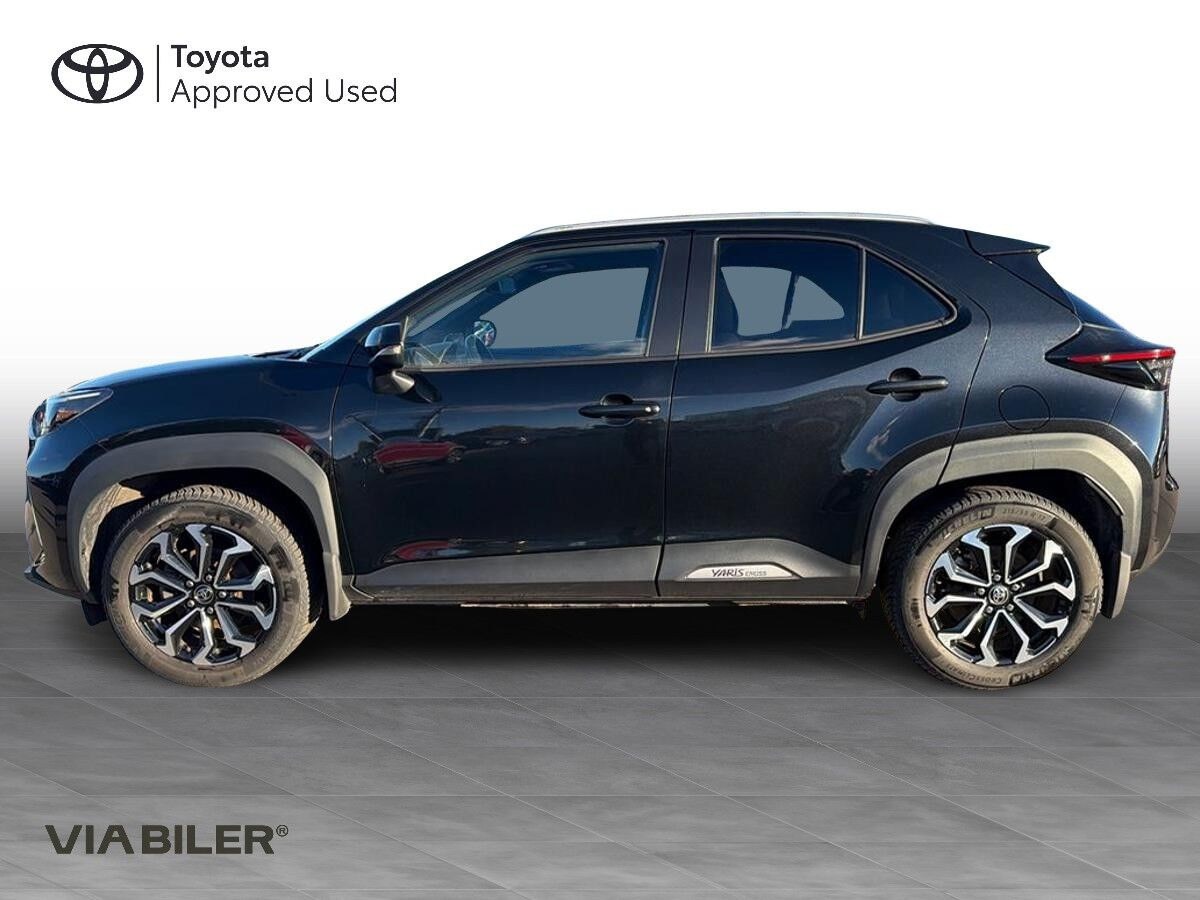 Sort Toyota Yaris Cross fra 2022