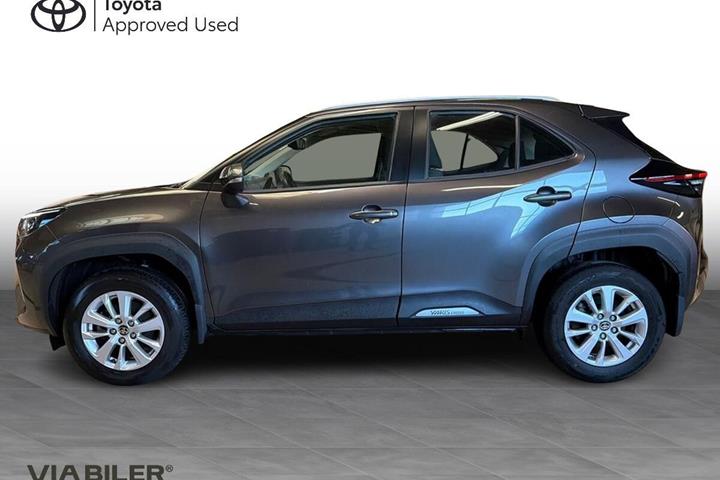 Grå Toyota Yaris Cross fra 2022