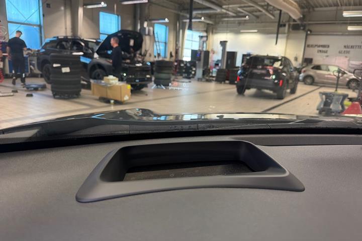 Grå Toyota Yaris Cross fra 2022