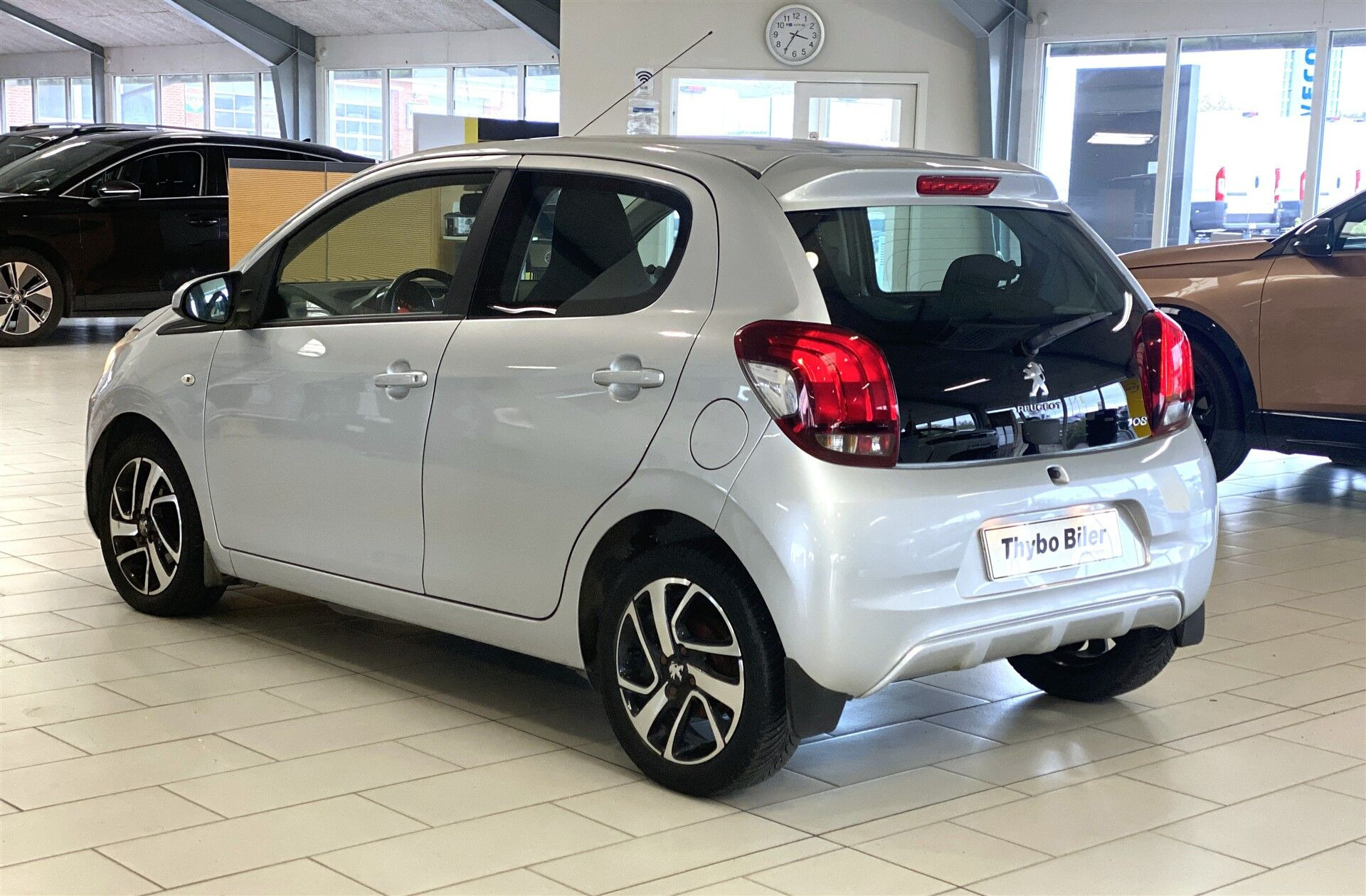 Sølv Peugeot 108 fra 2016