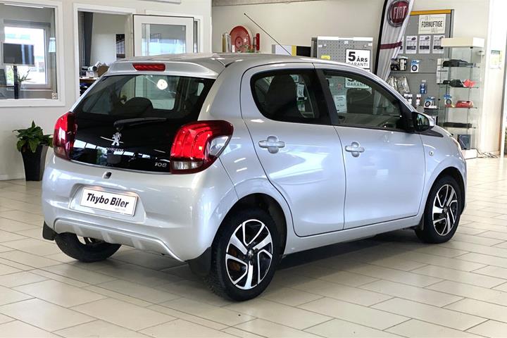 Sølv Peugeot 108 fra 2016
