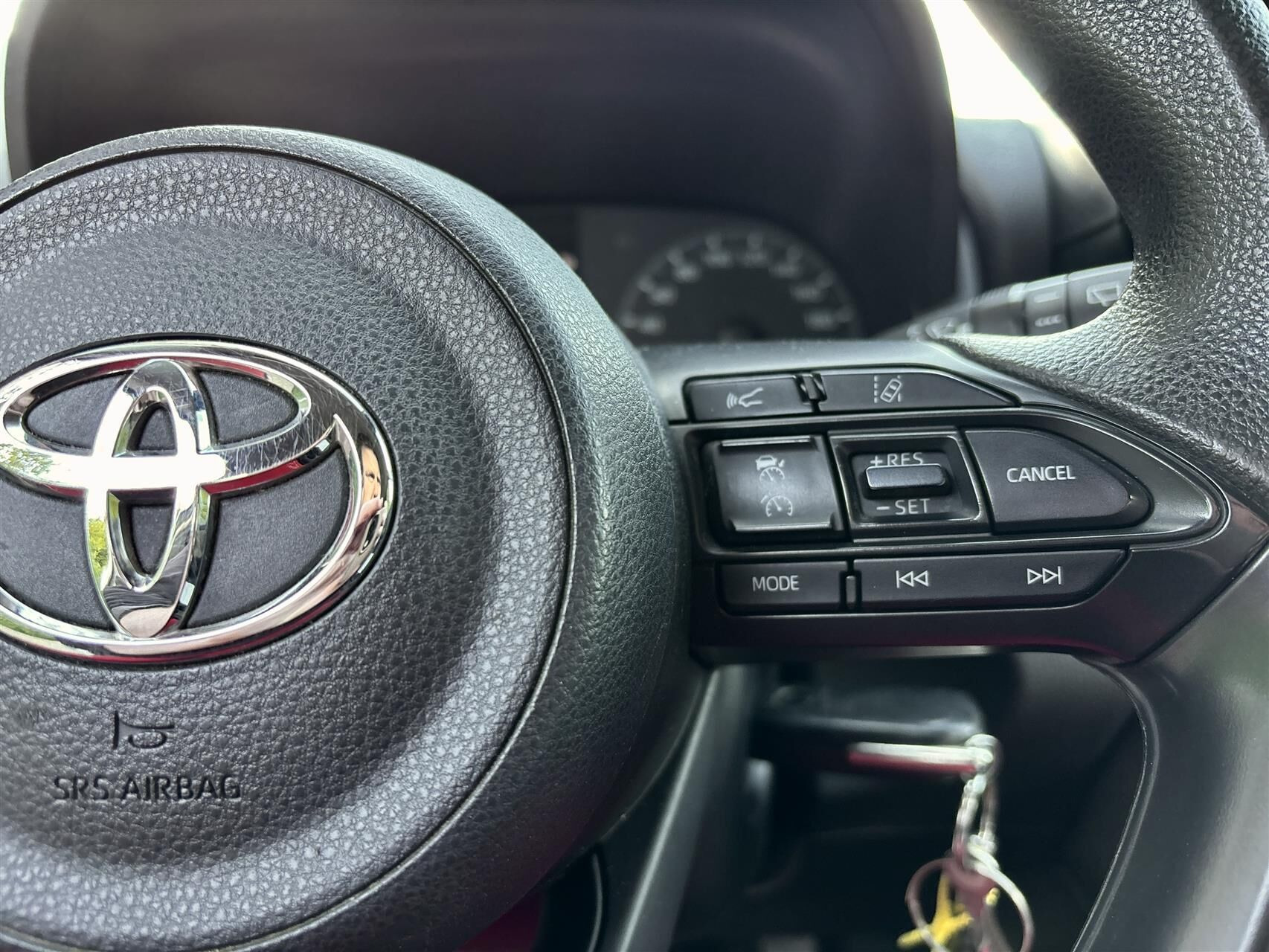 Hvid Toyota Yaris fra 2021