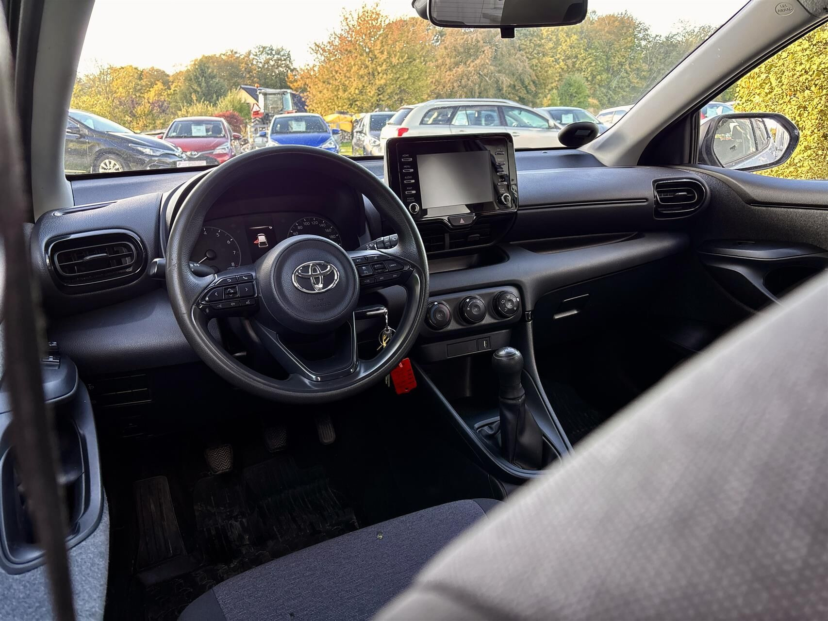 Hvid Toyota Yaris fra 2021