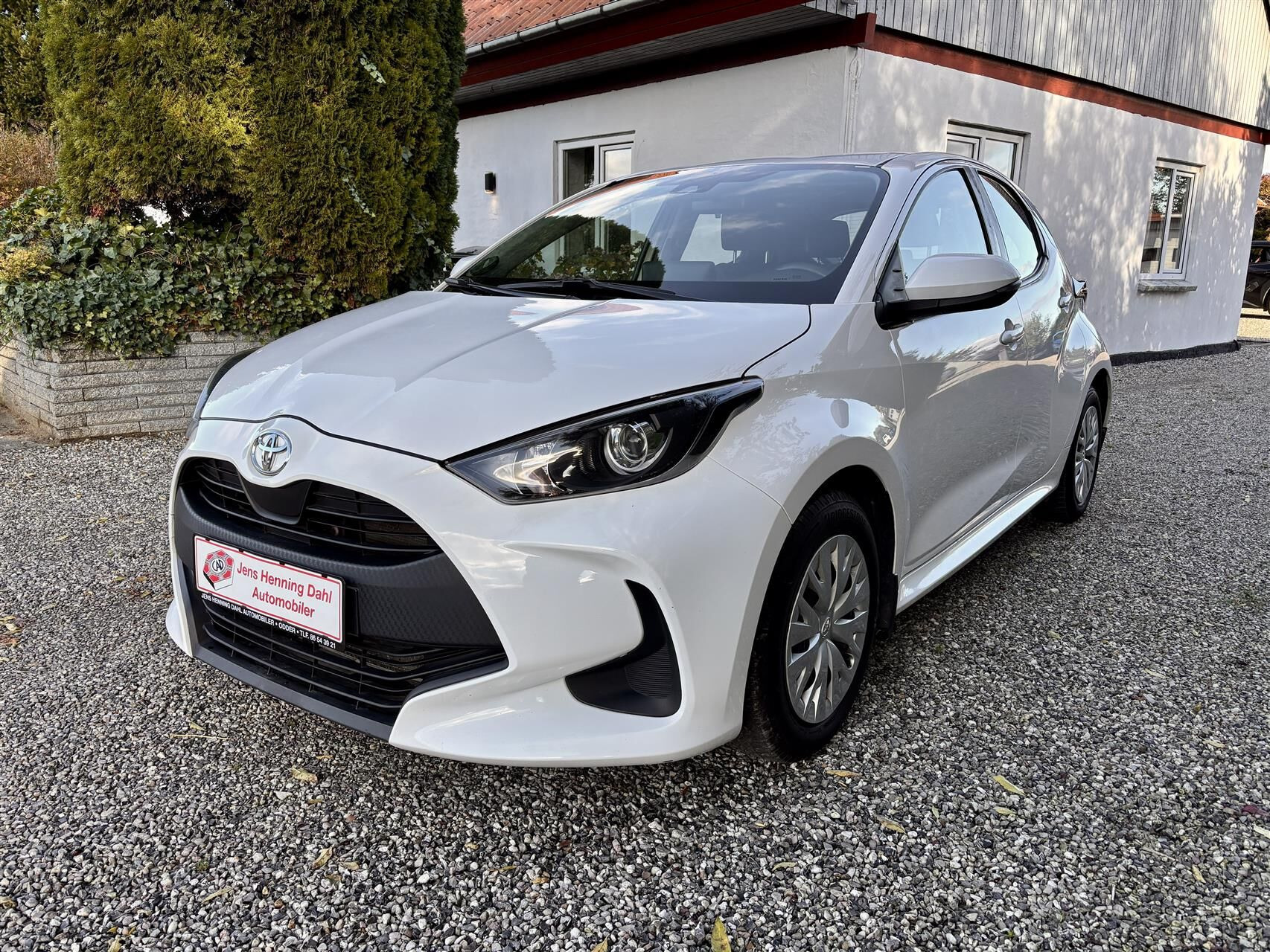 Hvid Toyota Yaris fra 2021