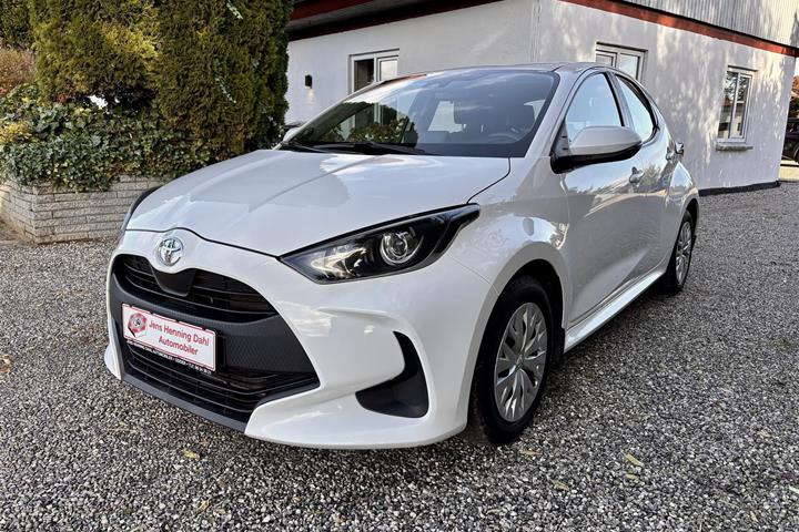 Hvid Toyota Yaris fra 2021