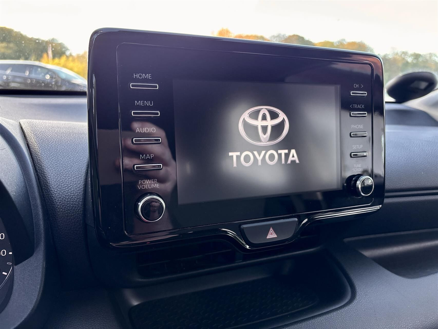 Hvid Toyota Yaris fra 2021