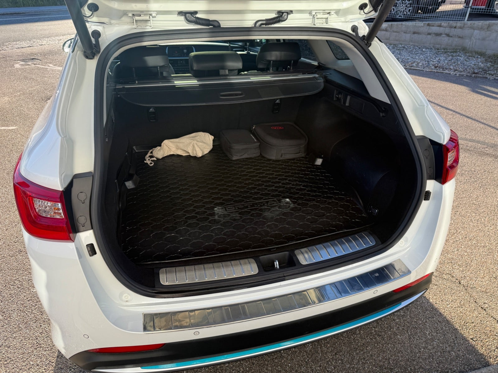 Hvid Kia Optima fra 2019