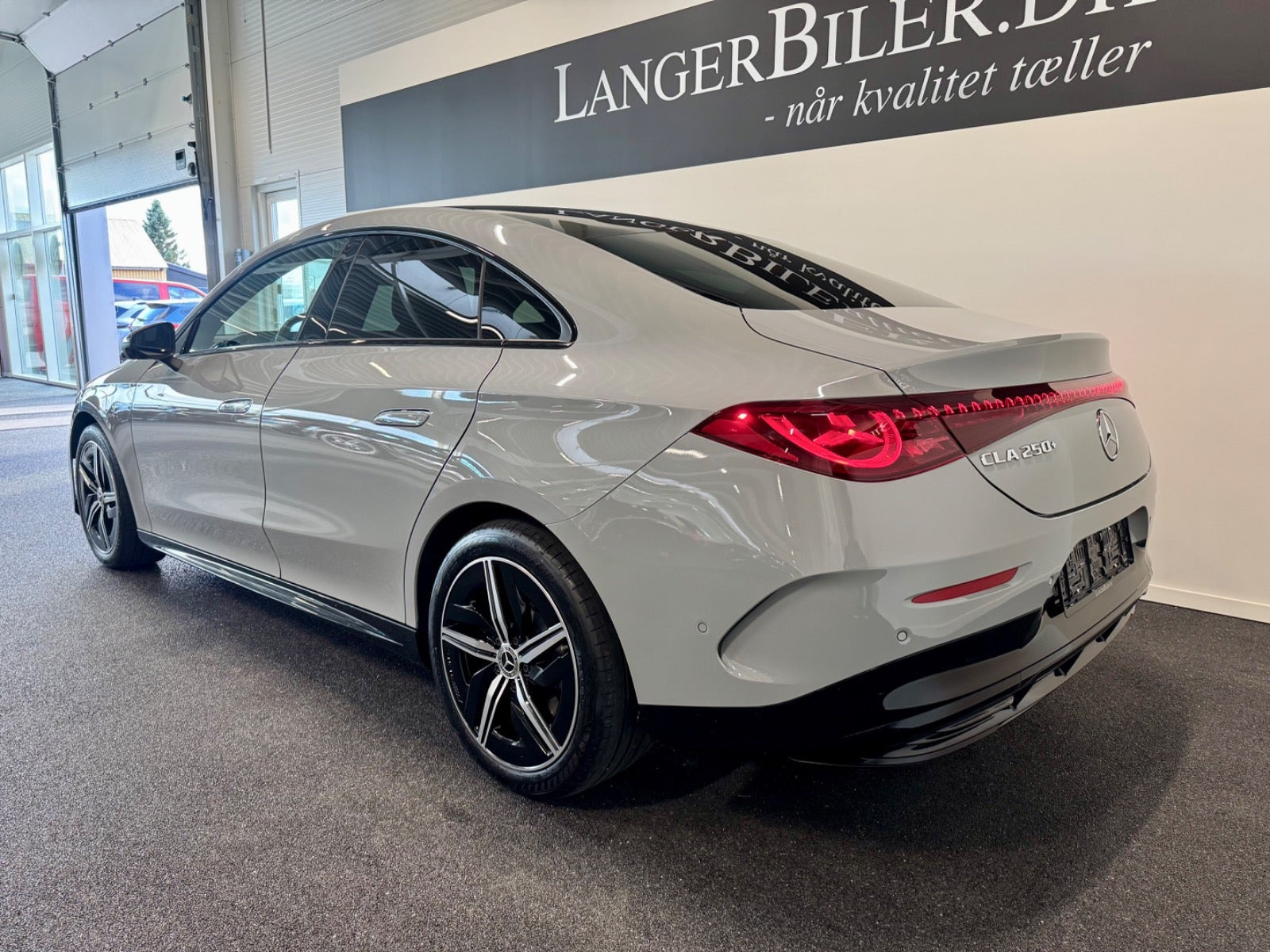 Grå Mercedes CLA250+ fra 2026