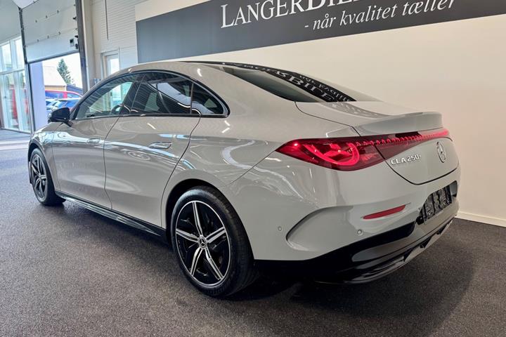Grå Mercedes CLA250+ fra 2026