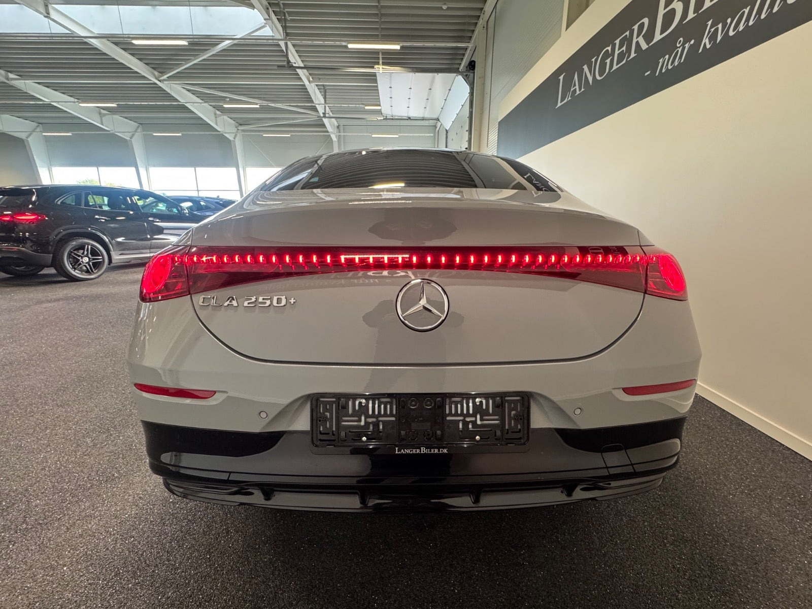 Grå Mercedes CLA250+ fra 2026