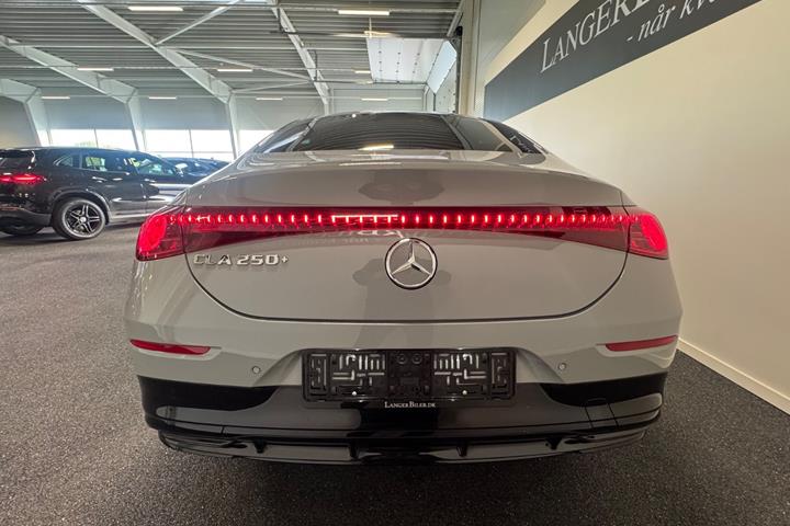 Grå Mercedes CLA250+ fra 2026