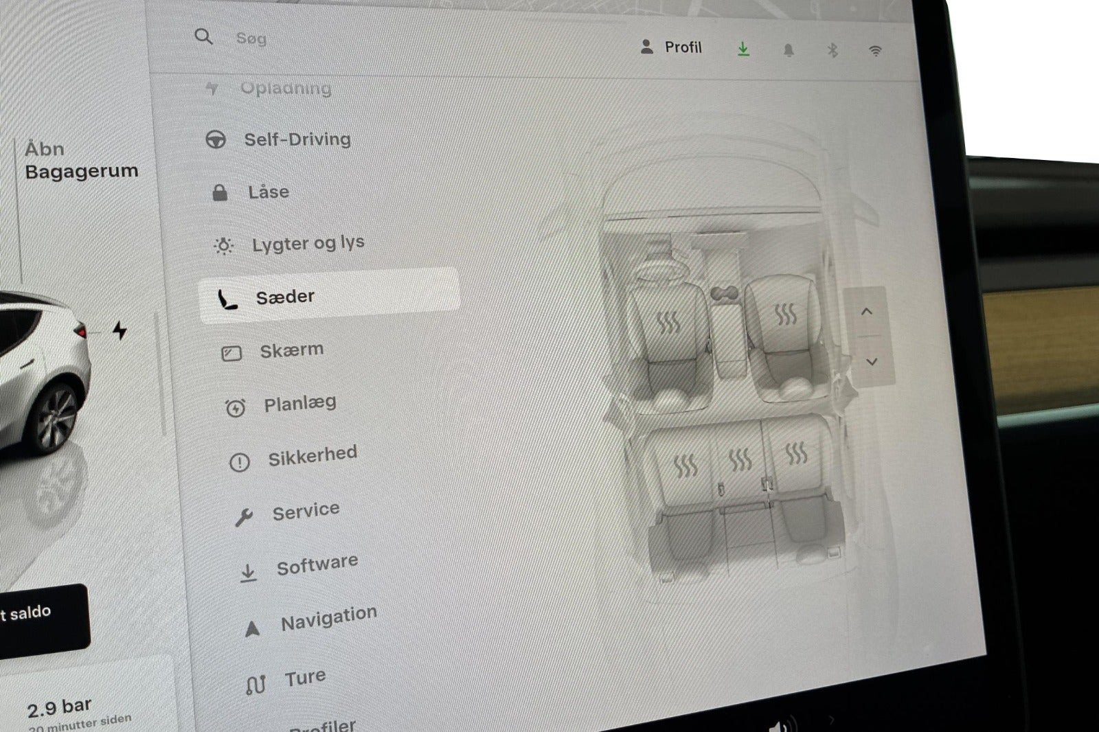 Hvid Tesla Model Y fra 2023