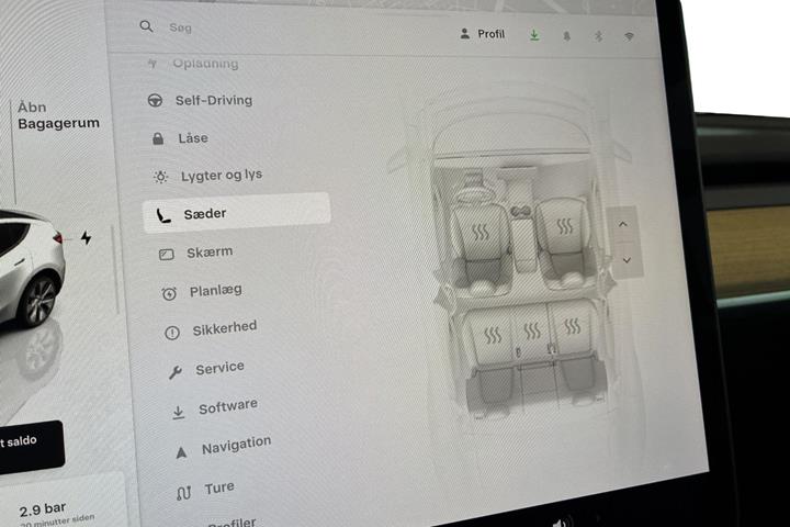 Hvid Tesla Model Y fra 2023