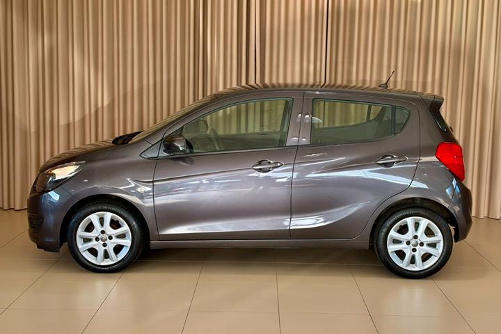 Grå Opel Karl fra 2017