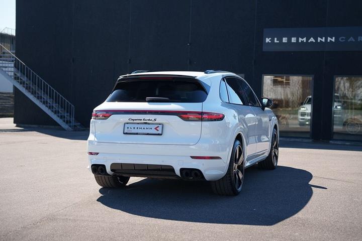 Hvid Porsche Cayenne Turbo S fra 2019