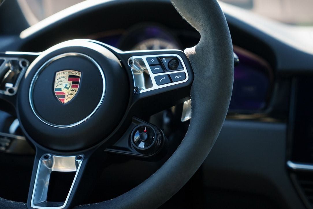 Hvid Porsche Cayenne Turbo S fra 2019