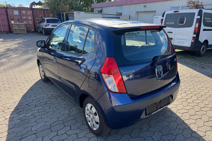 Rød Hyundai i10 fra 2009