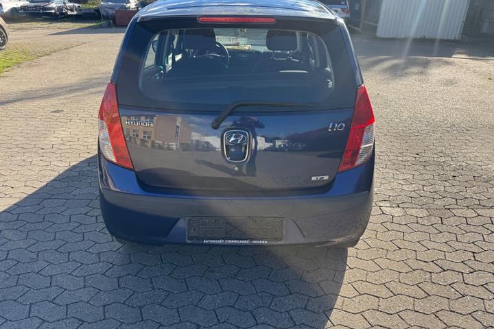 Rød Hyundai i10 fra 2009