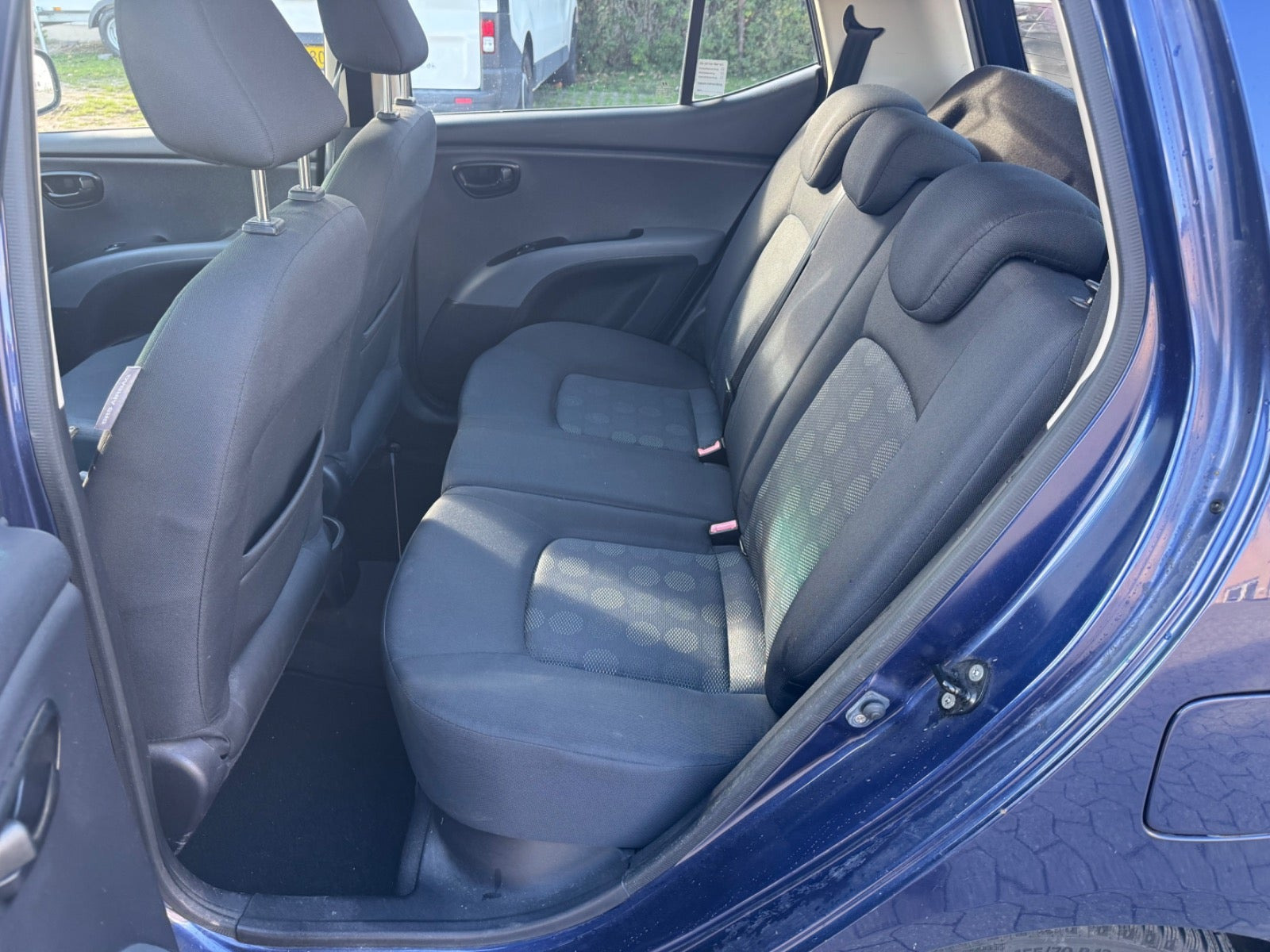 Rød Hyundai i10 fra 2009