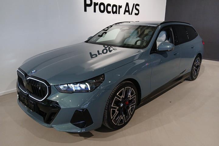Grøn BMW i5 fra 2025