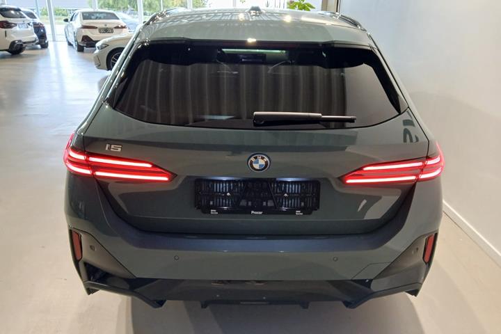Grøn BMW i5 fra 2025