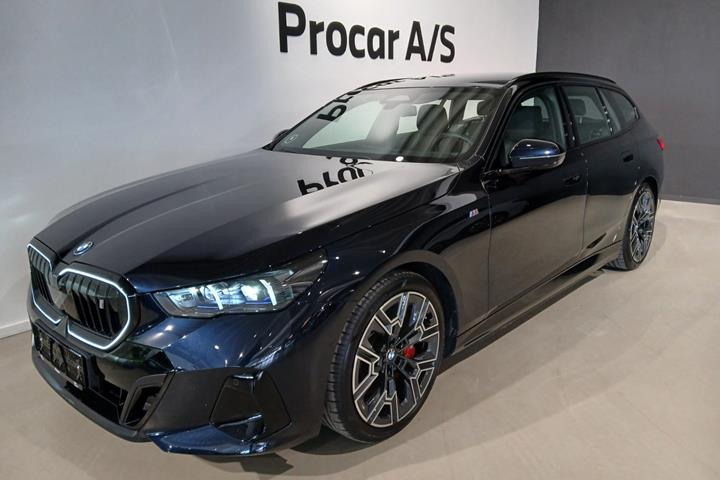 Rød BMW i5 fra 2025