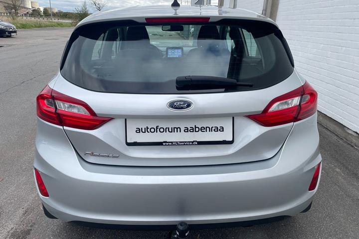 Sølv Ford Fiesta fra 2018
