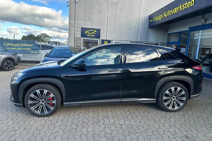 Sort BYD Sealion 7 fra 2025