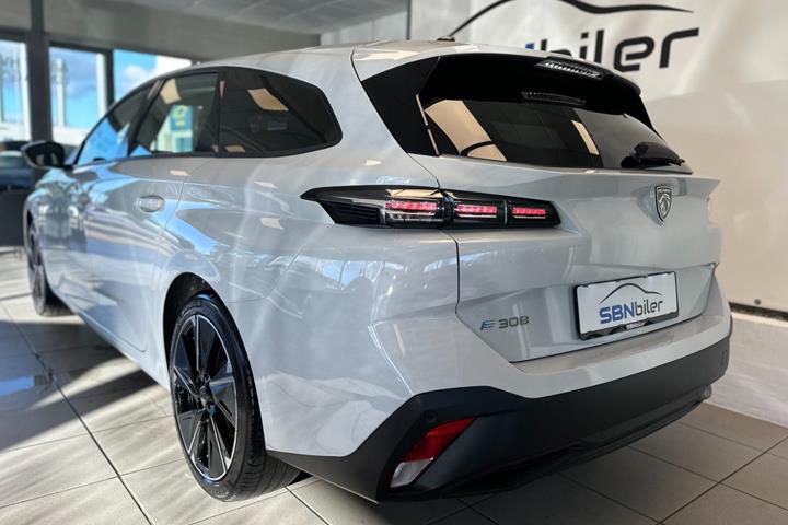 Hvid Peugeot E-308 fra 2025