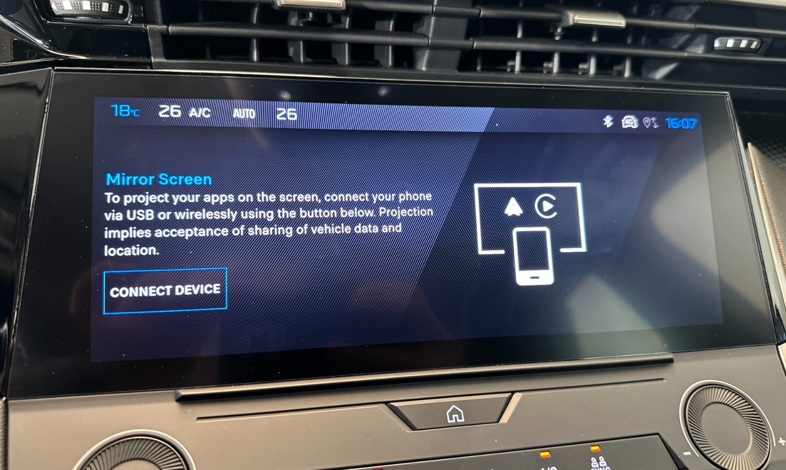 Hvid Peugeot E-308 fra 2025