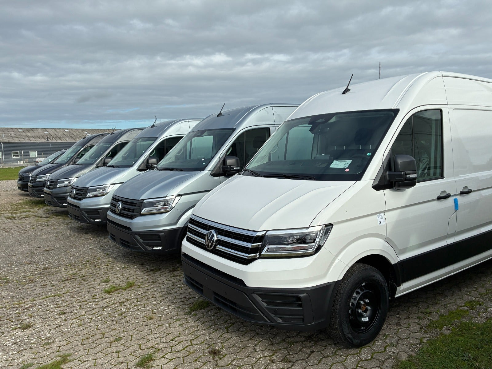 Hvid VW Crafter 35 fra 2026