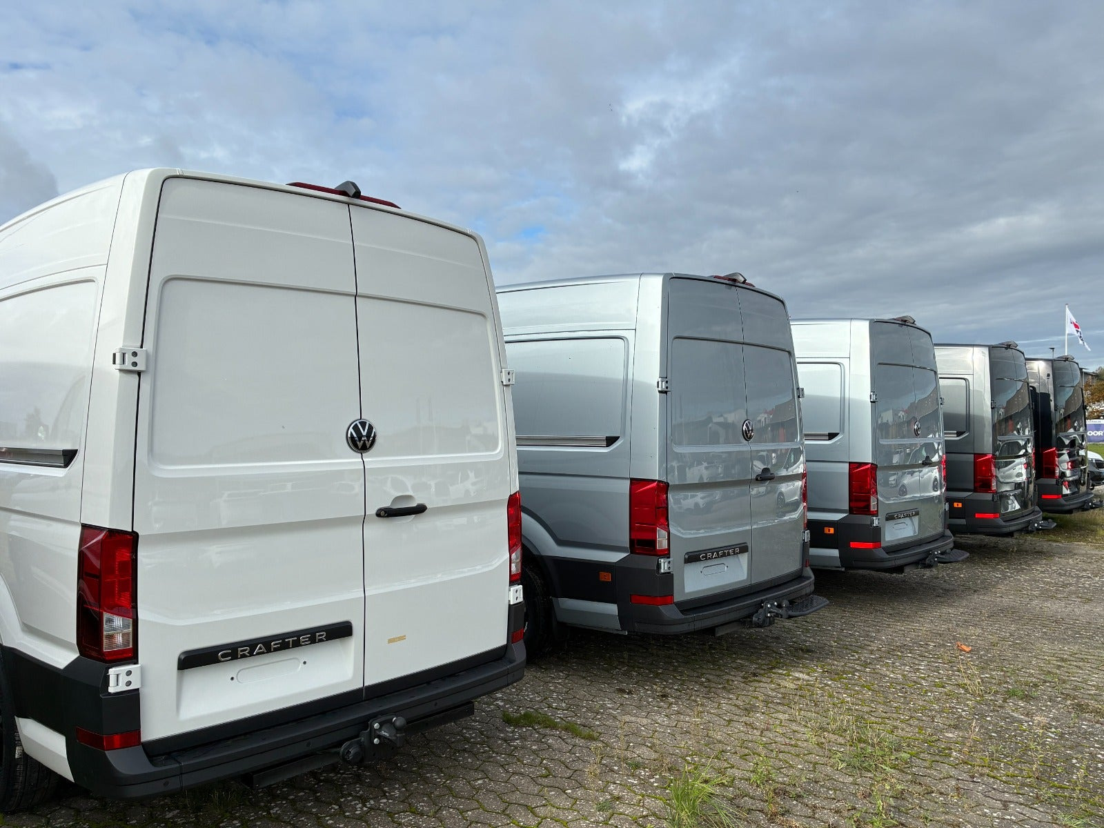 Hvid VW Crafter 35 fra 2026