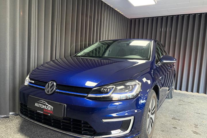Blå VW e-Golf VII fra 2018