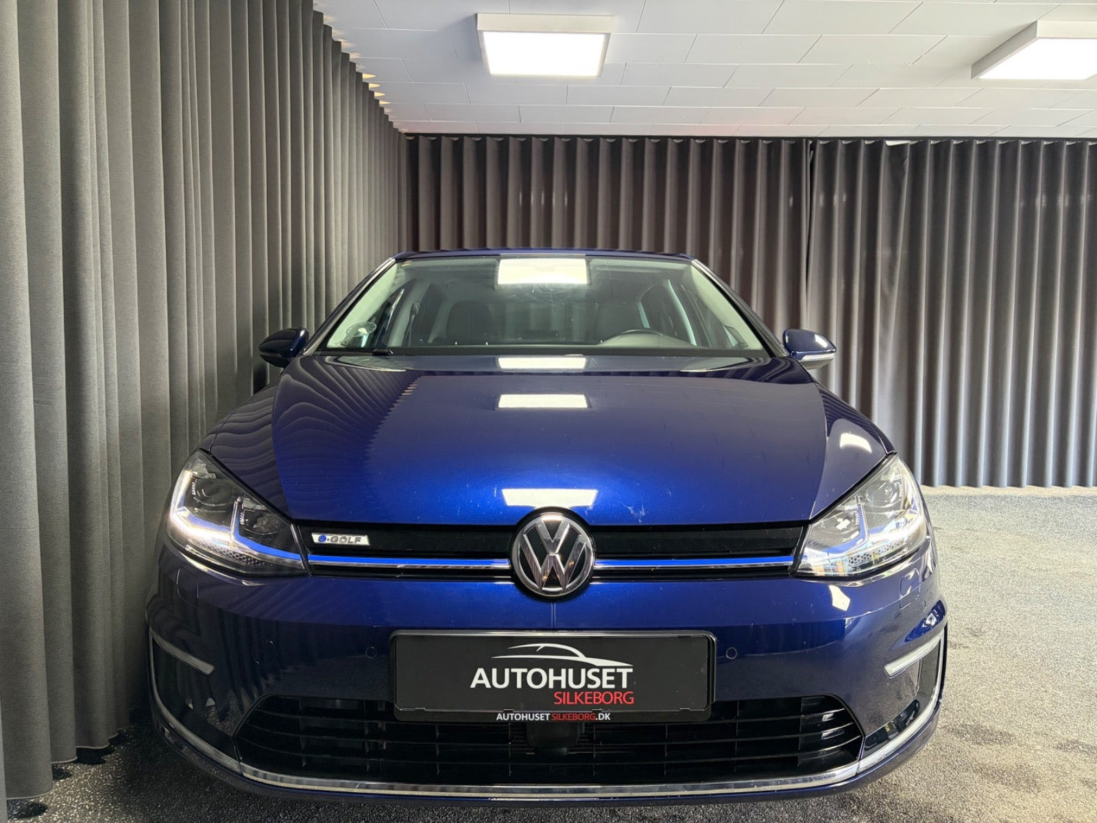Blå VW e-Golf VII fra 2018